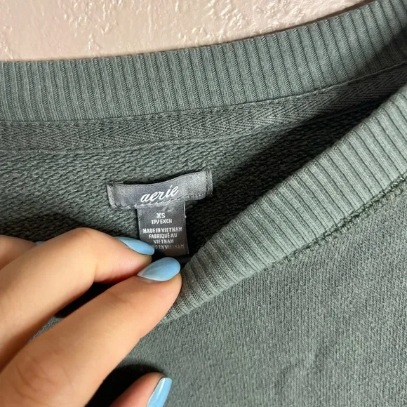 aerie olive green crewneck - Picture 2 of 3